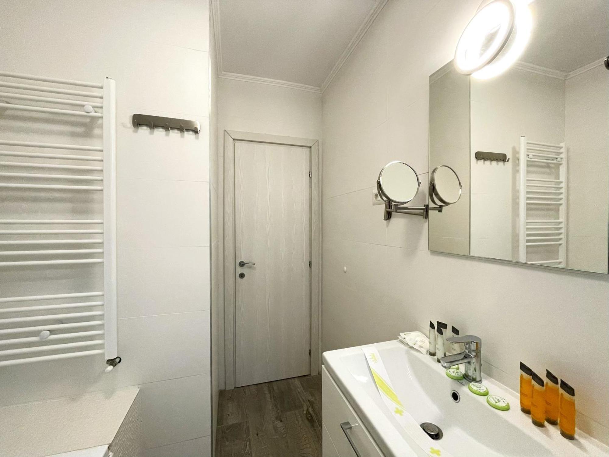 Cozy Riverfront Apartments With Garden And Mountain View Buşteni Exterior foto