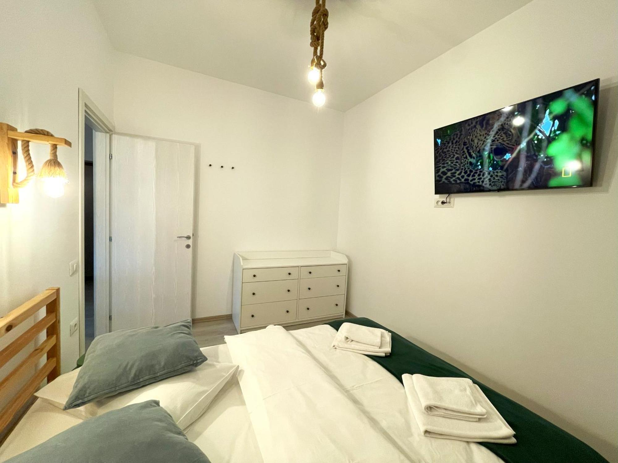 Cozy Riverfront Apartments With Garden And Mountain View Buşteni Exterior foto