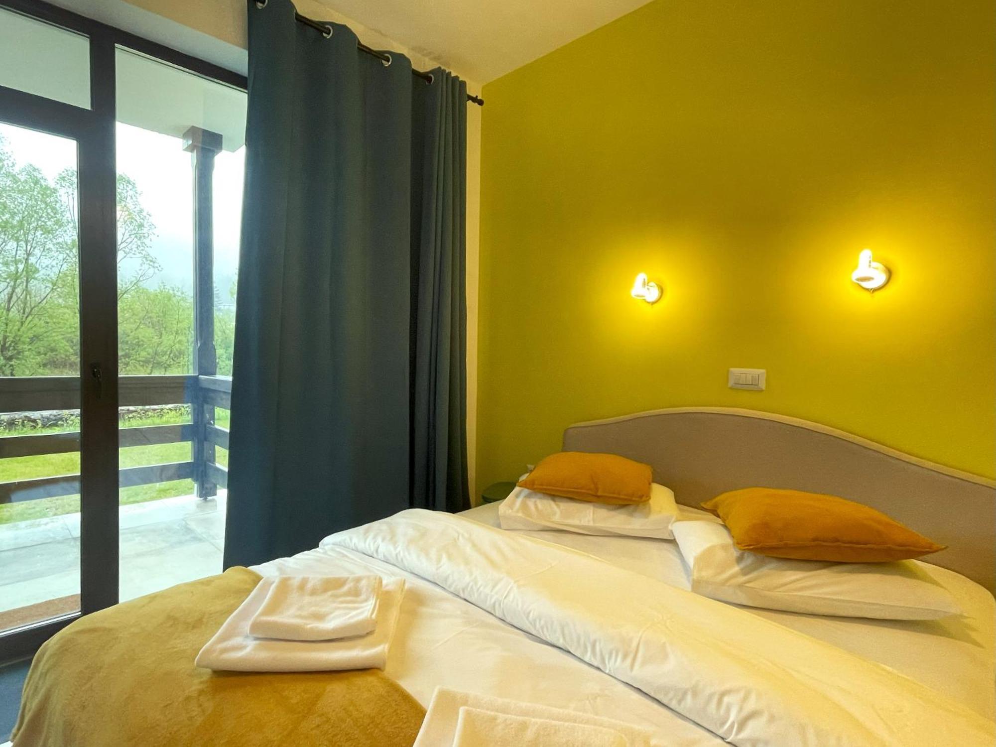 Cozy Riverfront Apartments With Garden And Mountain View Buşteni Exterior foto