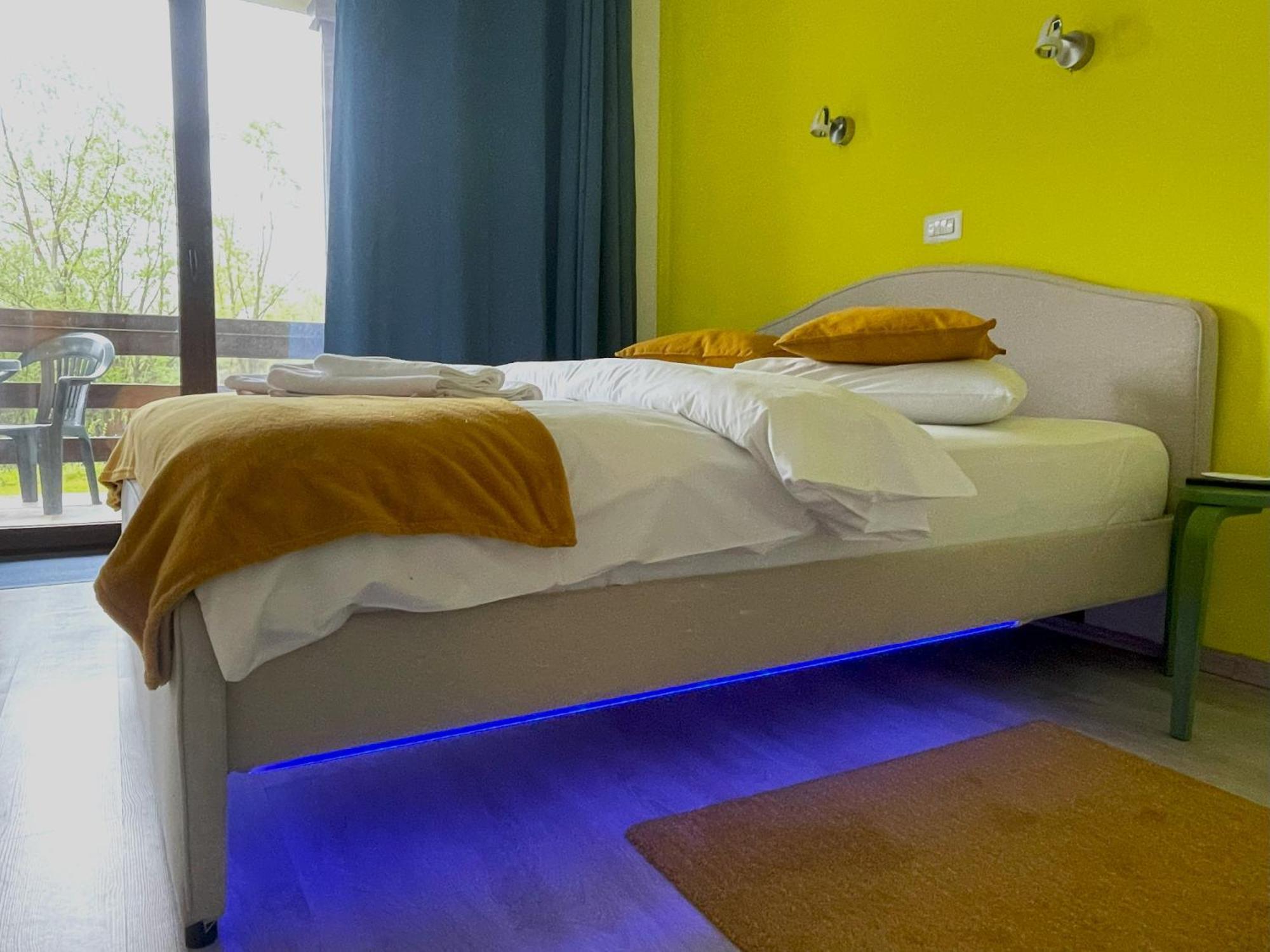 Cozy Riverfront Apartments With Garden And Mountain View Buşteni Exterior foto